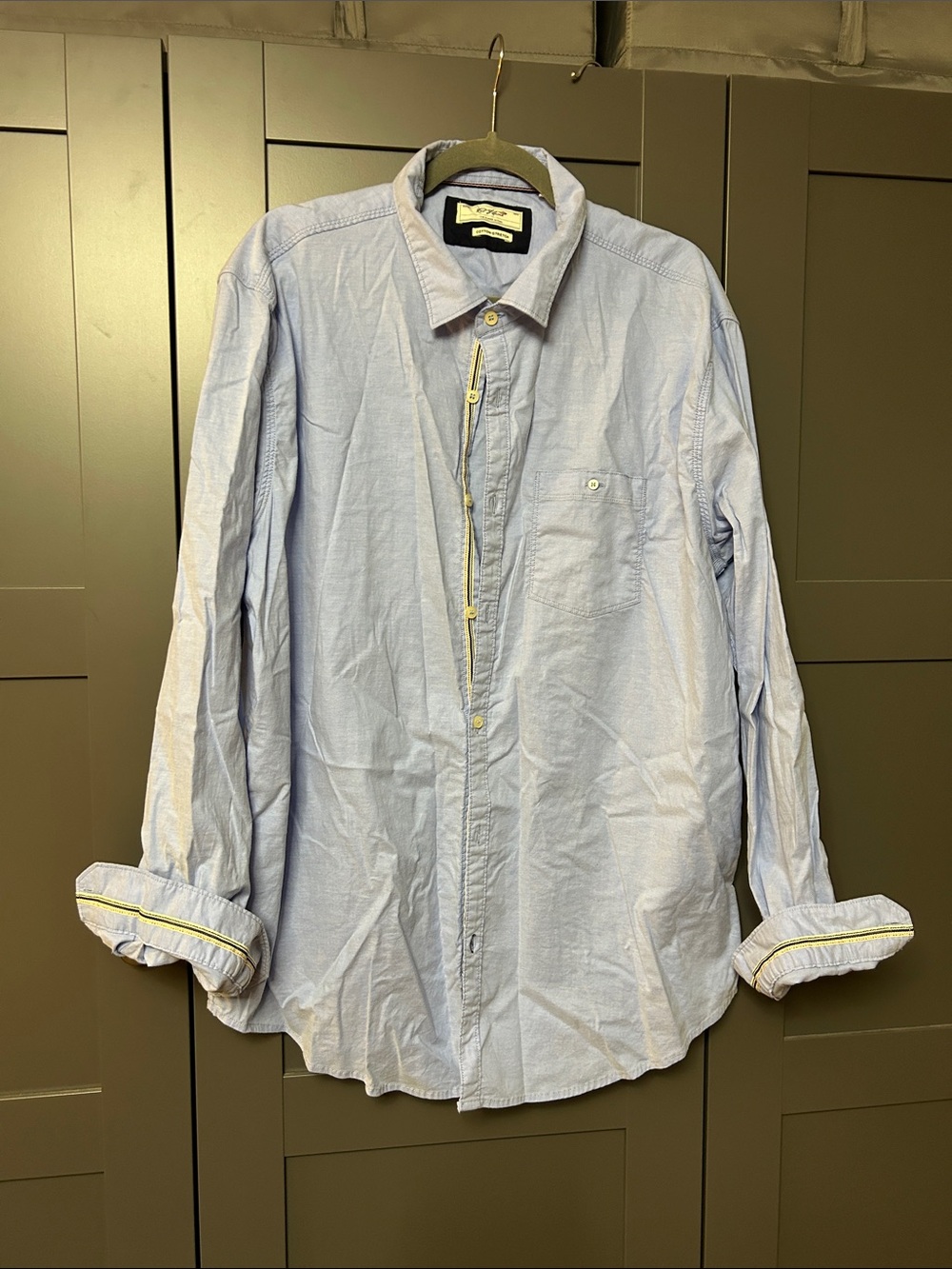 3 XL Light Blue Men's Button-Up Shirt